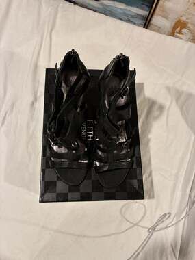 Saks Fifth Avenue SF-Adrama Black Aviator Sheep Leather Strappy Heels Size 9M